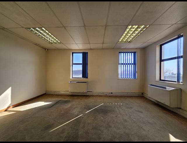 1,561M² WAREHOUSE TO LET IN RANDJESPARK